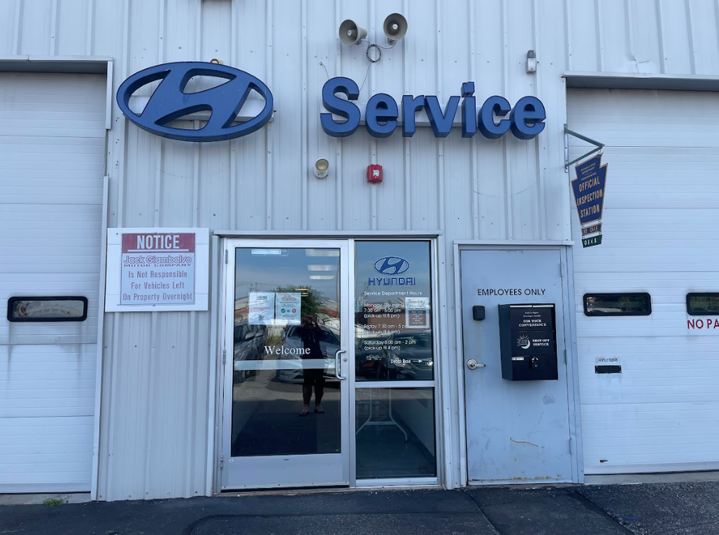 Dealership gallery photo 2